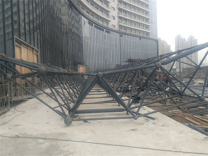 二连浩特万豪酒店雨棚网架